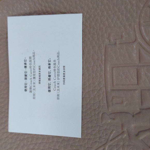 Coach Convertible Strap Tan Shoulder Bag. - Picture 11 of 14